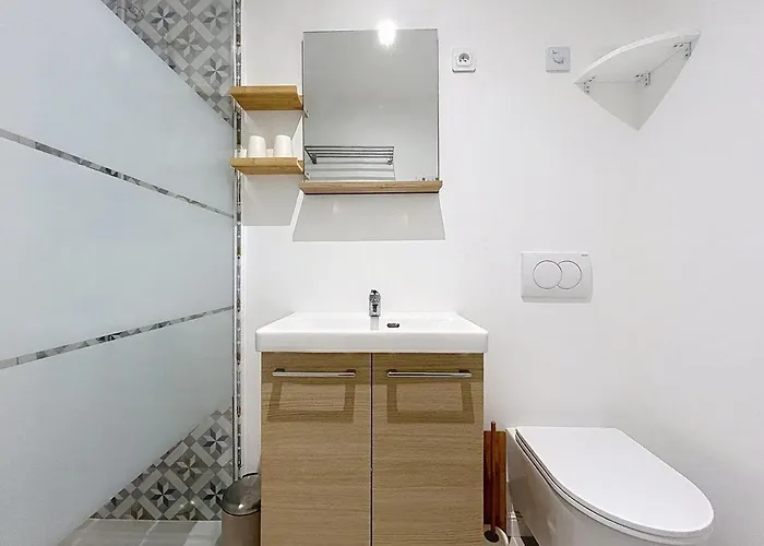 Apartment Le Rousseau - Comfortable - Wi-fi Salles-dʼAude